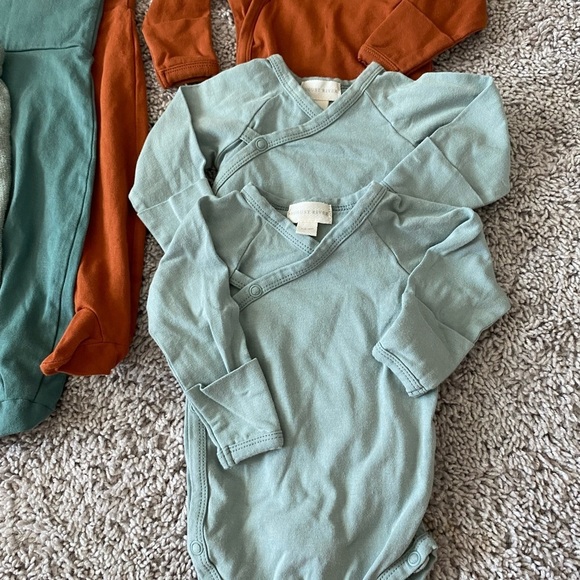August River 3-6 onesie and pants bundle - Picture 2 of 4